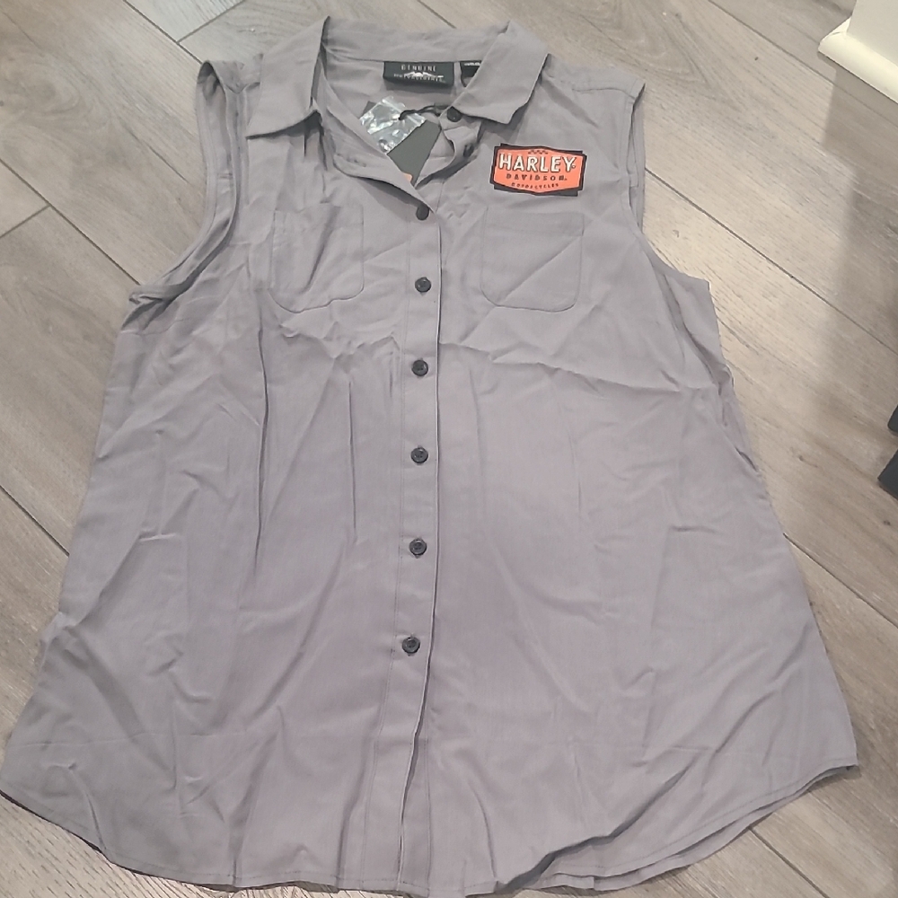 Harley-Davidson Light Gray Sleeveless Button-Up Top with Patch